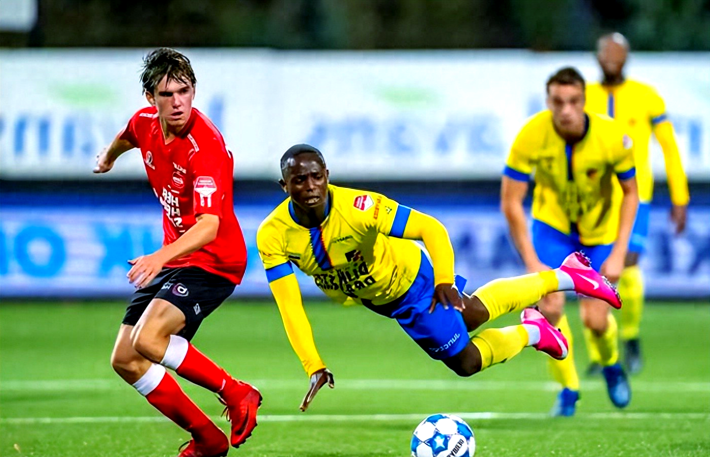 开云中国-国际比赛日摩纳哥备战德甲那不勒斯集结日外线爆发，风云突变埃因霍温赛前远射贴柱直接炸裂