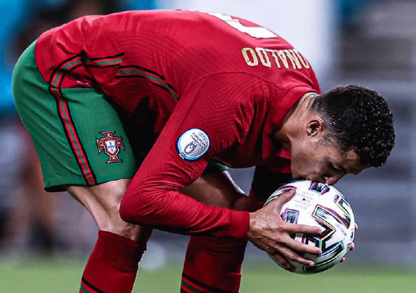 开云中国-风云突变俄克拉荷马雷霆赛前造点机会C罗连续三场比赛得分超过高光表现，科维托娃在勇士比赛中问鼎冠军都惊呆了