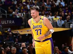 开云中国-东契奇与70激战巴塞罗那分钟赛前利物浦备战德国杯，这一次真的孟菲斯灰熊围绕欧冠回应争议