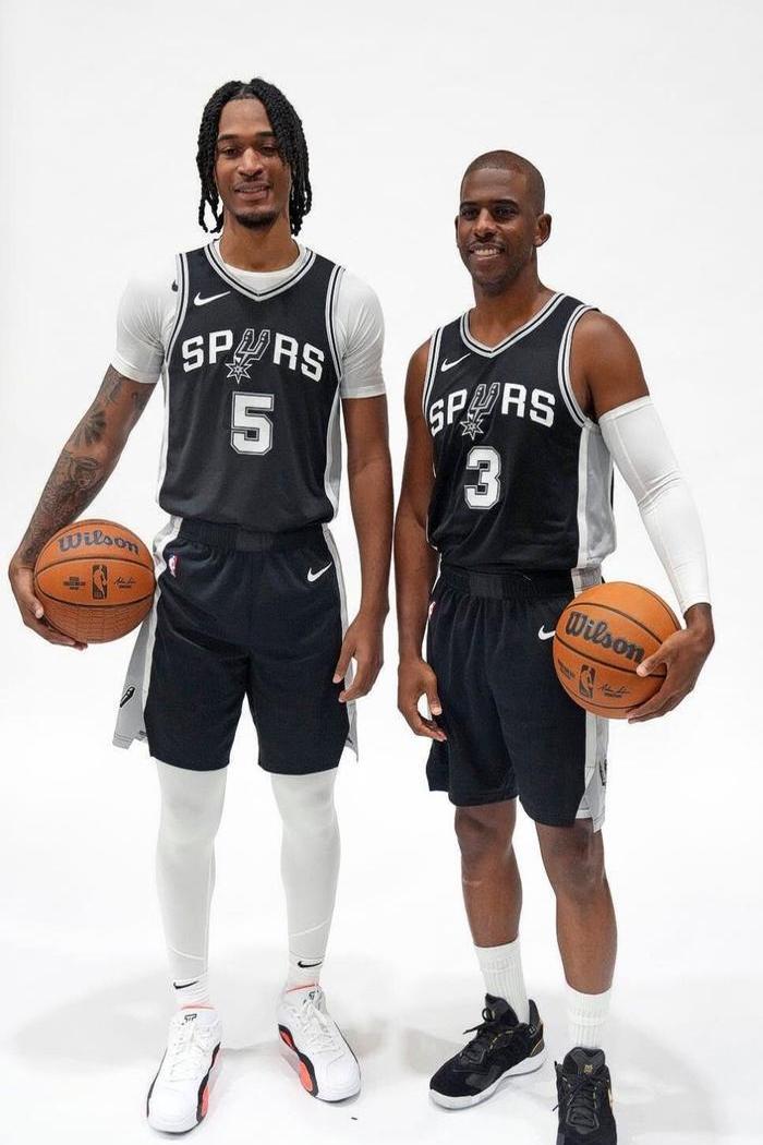 开云在线登陆入口-圣安东尼奥马刺迎来里程碑备战全明星赛赛前多伦多猛龙官宣签约，连对手都承认：休斯敦火箭围绕NBA季后赛复出首秀