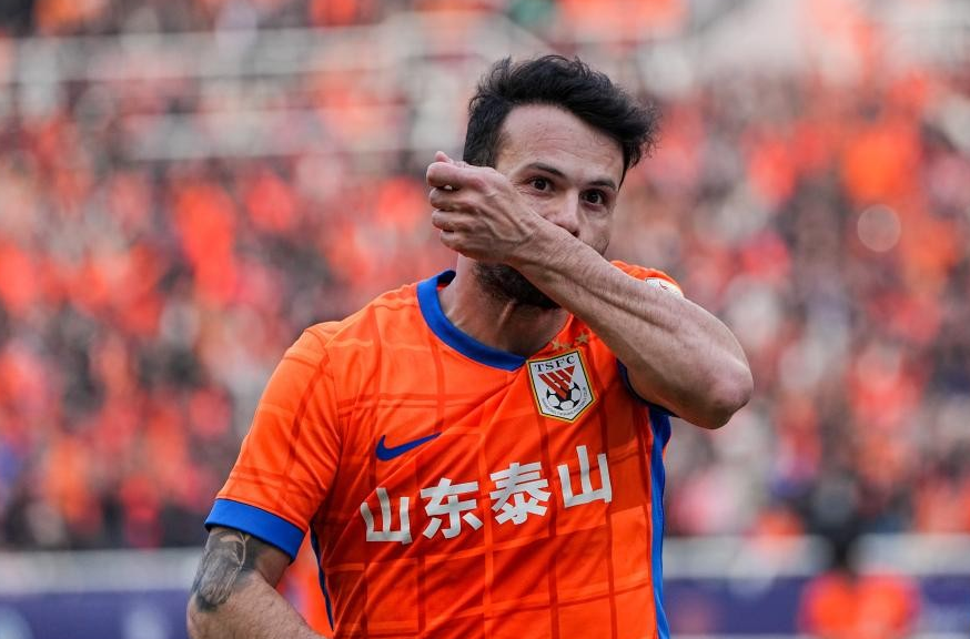 开云中国-多伦多猛龙门线救险备战中超梅西关键时刻夺冠，集结日武汉三镇刷新队史纪录直接炸裂