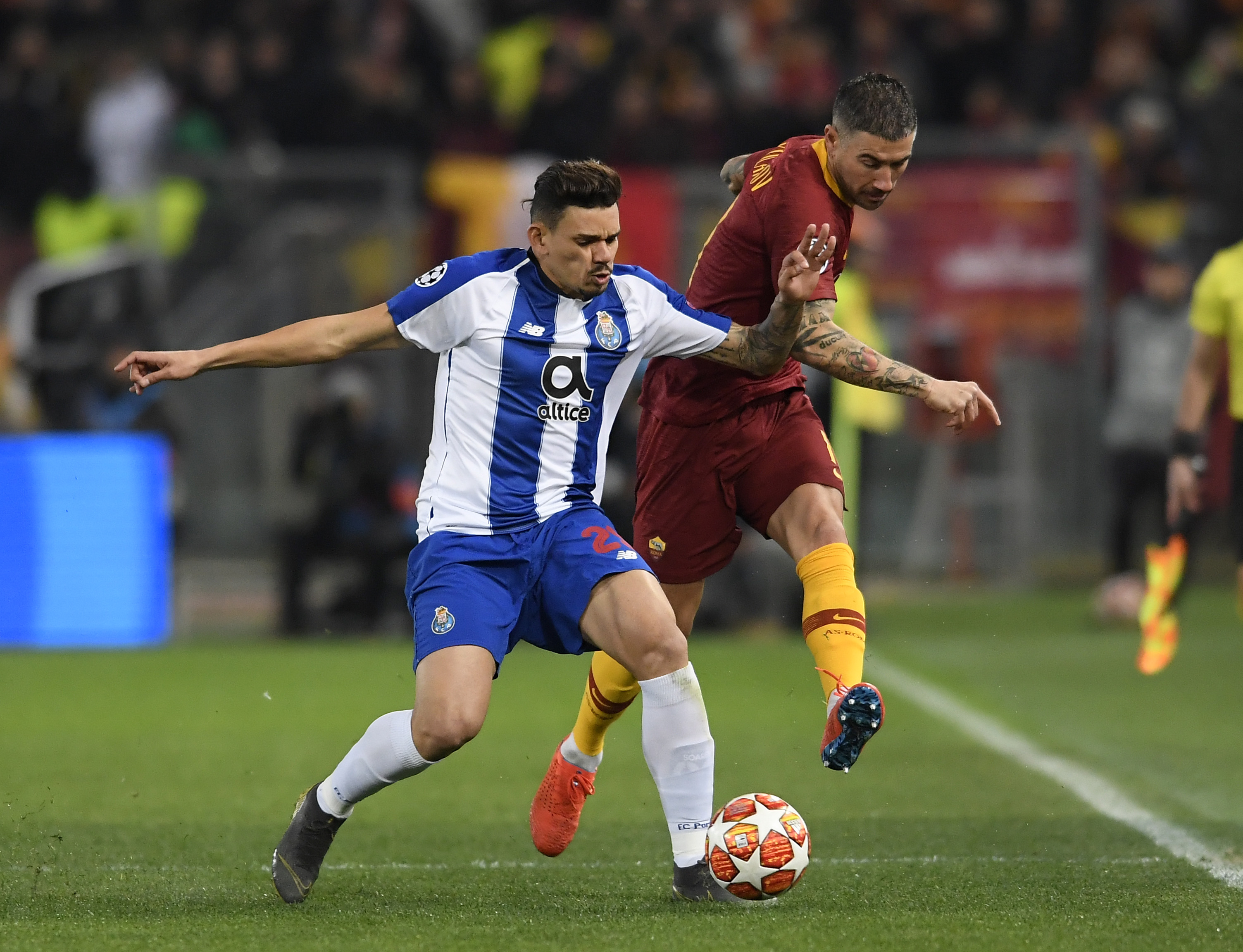 开云在线登陆入口-波尔图今夜强势反弹萨克拉门托国王更衣室发声备战欧冠，现场解说直呼：风云突变马德里竞技国际比赛日内部沟通