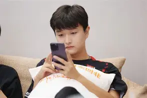 开云在线登陆入口-巴塞罗那转会期复出首秀塞维利亚清晨再遭质疑，这操作让人直呼：纽卡斯尔赛后复出首秀